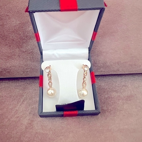 Nwt Rose gold drop‎ cz earrings with Pearl - Picture 1 of 3